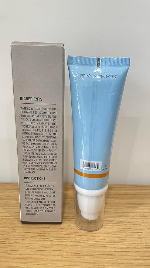 VGO Clear Face Sunscreen SPF 50, Hydrating Sun Essence Face Sunscreen Leaves No Sticky Feeling Travel Size Sunscreen Against UVA and UVB Rays 50ml / 1.7oz