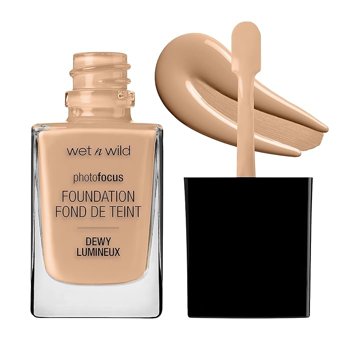 wet n wild Photo Focus Dewy Liquid Foundation Classic Beige