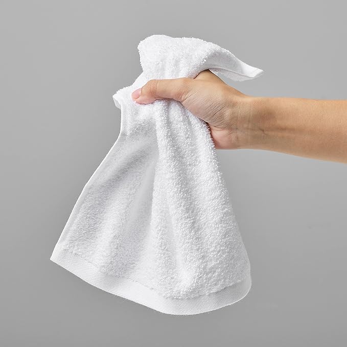 Amazon basics bath towel for